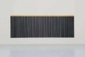 Tieni Duro | 2019 | Installation Morat Institut Freiburg | Eisenblech lackiert